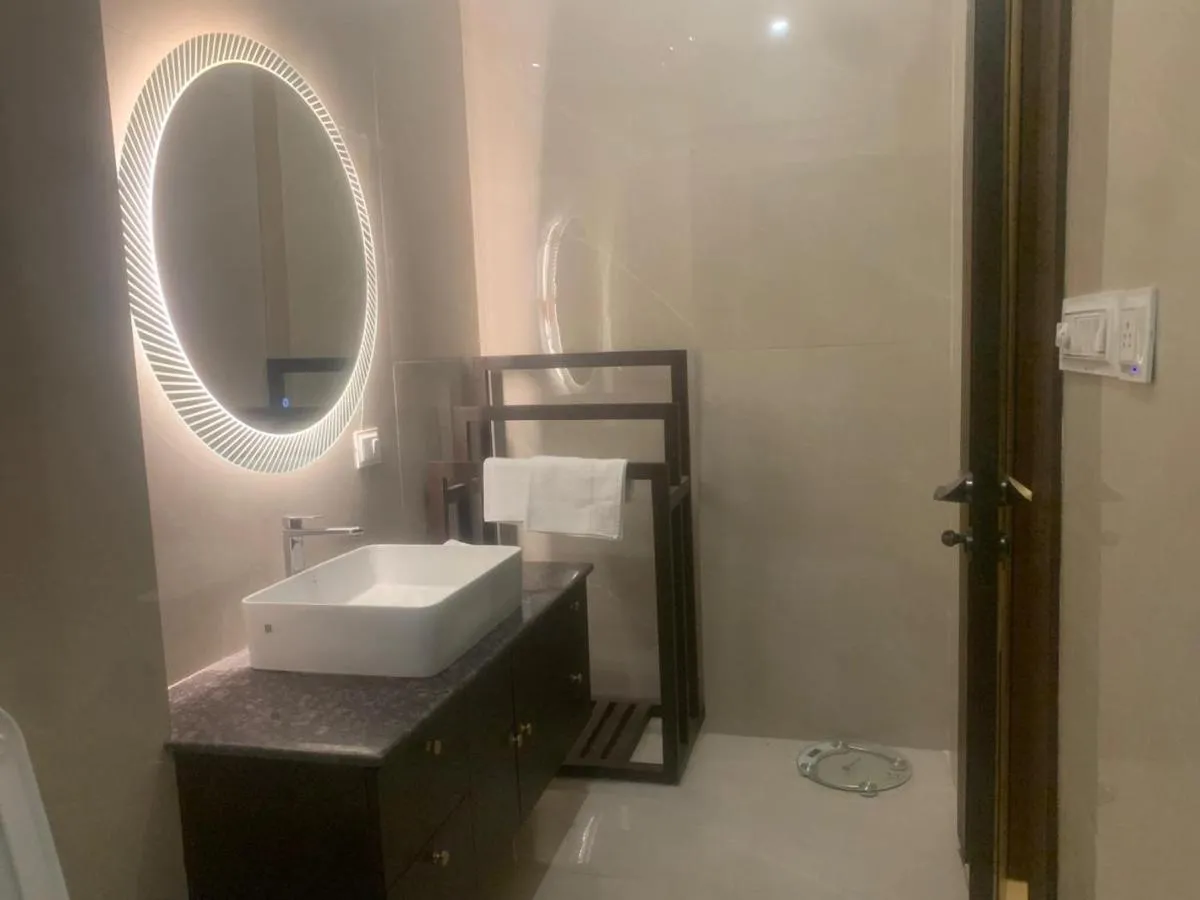 Image 2 of Luxury Penthouse with Taj Mahal view