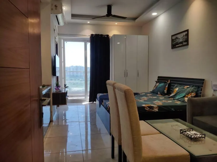 Image of Minimalistic High Rise Stay-Couple Friendly