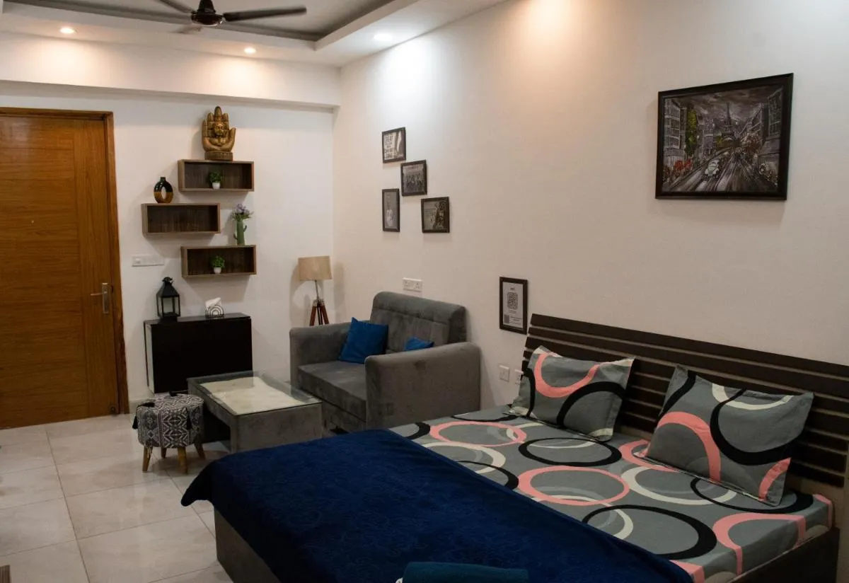 Image 1 of Minimalistic High Rise Stay-Couple Friendly