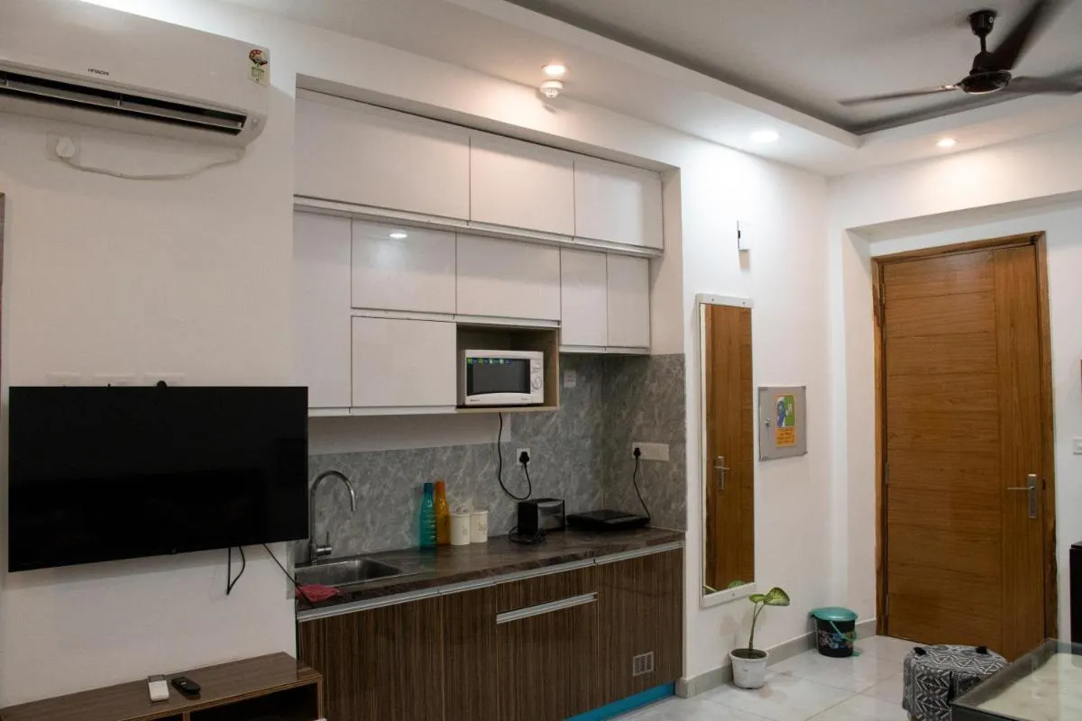 Image 2 of Minimalistic High Rise Stay-Couple Friendly