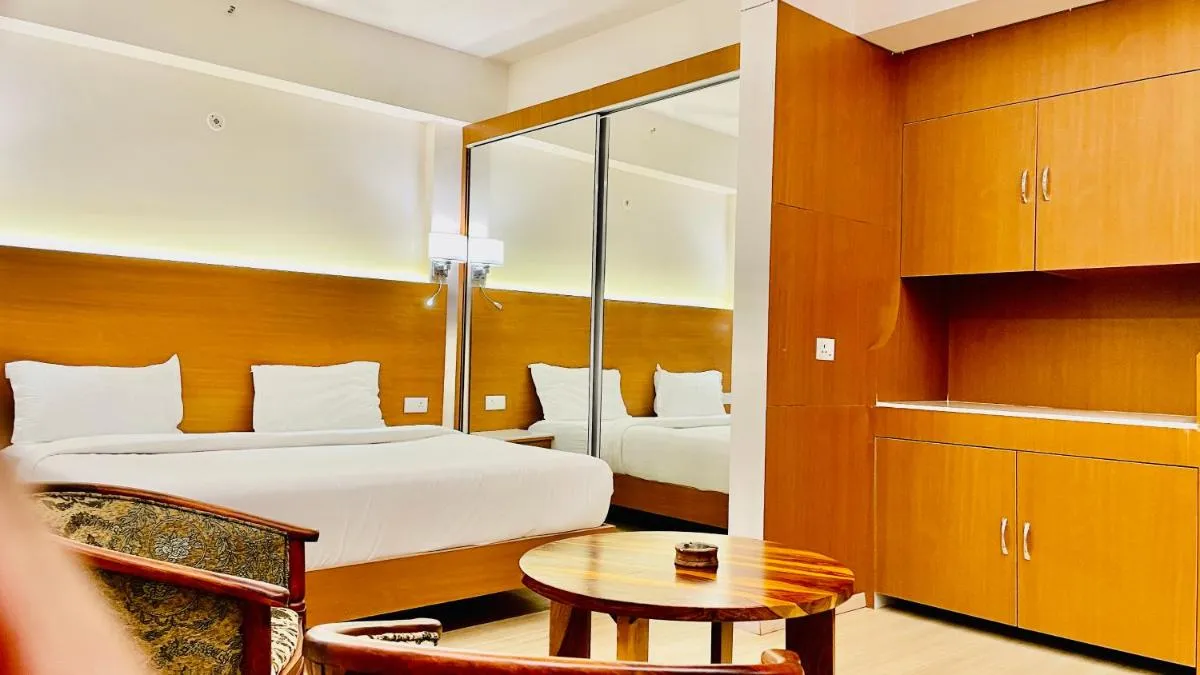 Image 1 of Neel Skye – Couple Friendly – DLF My Pad, Gomtinagar , Lucknow