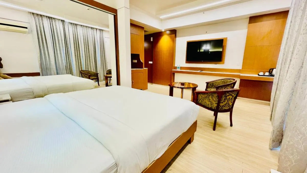 Image 2 of Neel Skye – Couple Friendly – DLF My Pad, Gomtinagar , Lucknow