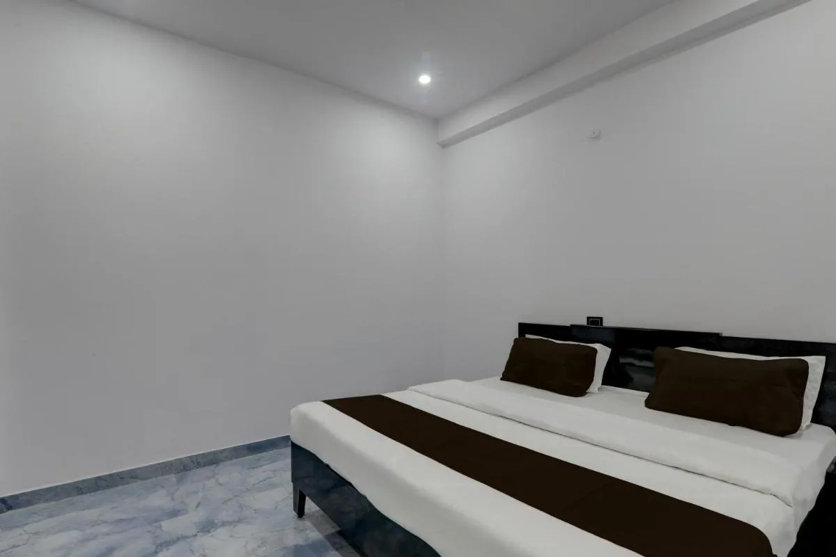 Image 3 of OYO Flagship HOTEL2 FLY INN