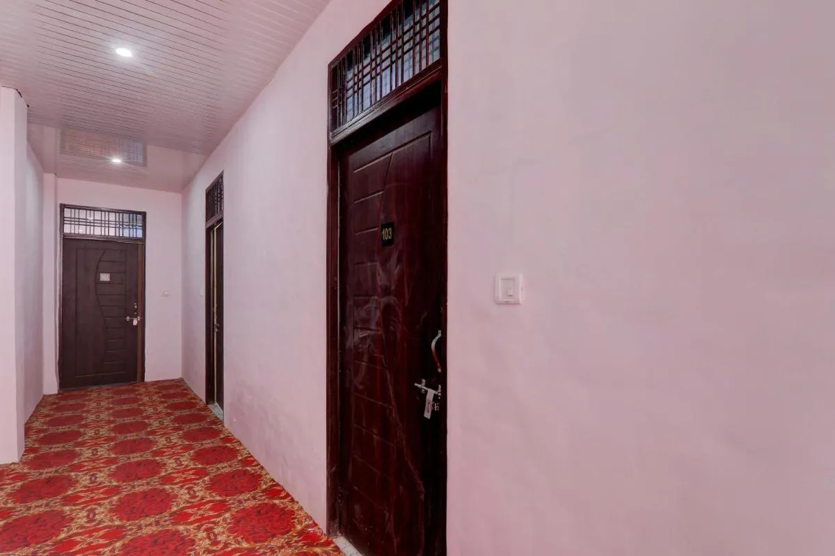 Image 4 of OYO Flagship Hotel Fort Inn