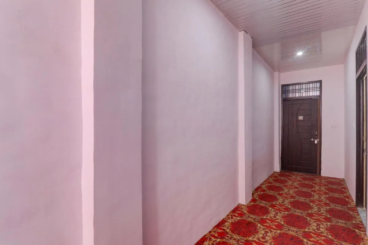 Image 5 of OYO Flagship Hotel Fort Inn