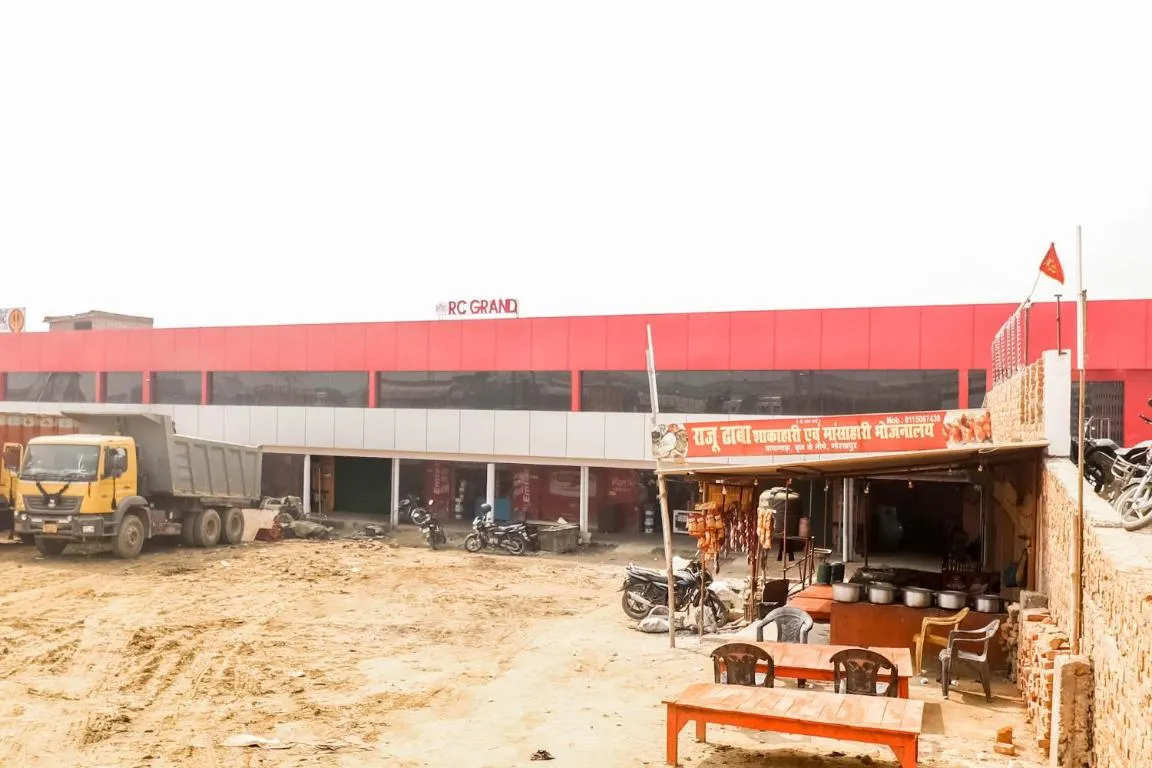 Image of OYO R C Grand