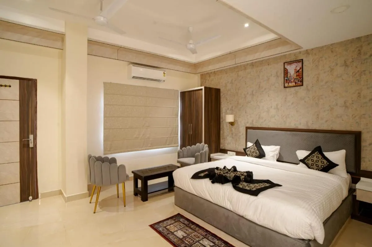 Image 6 of Omkar International