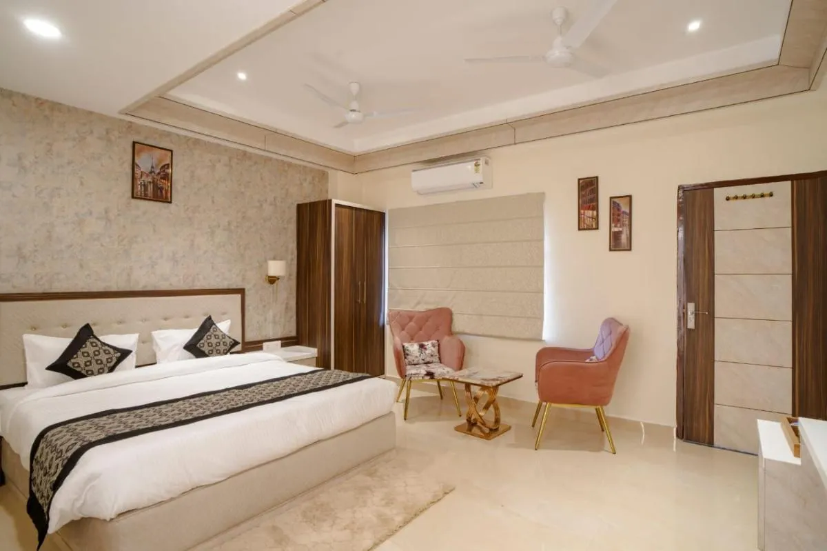 Image 1 of Omkar International
