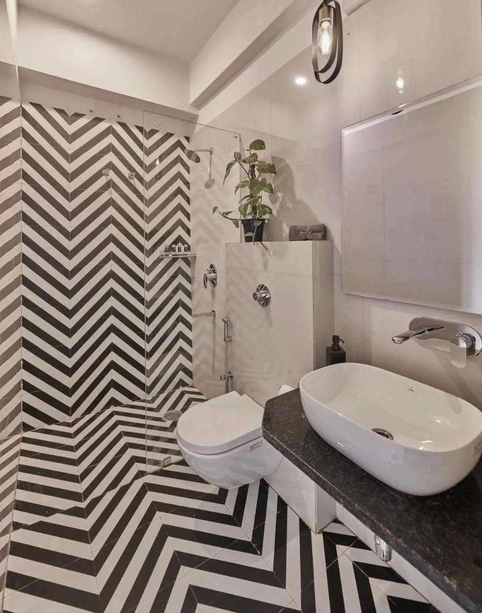 Image 3 of Poshtel VNS