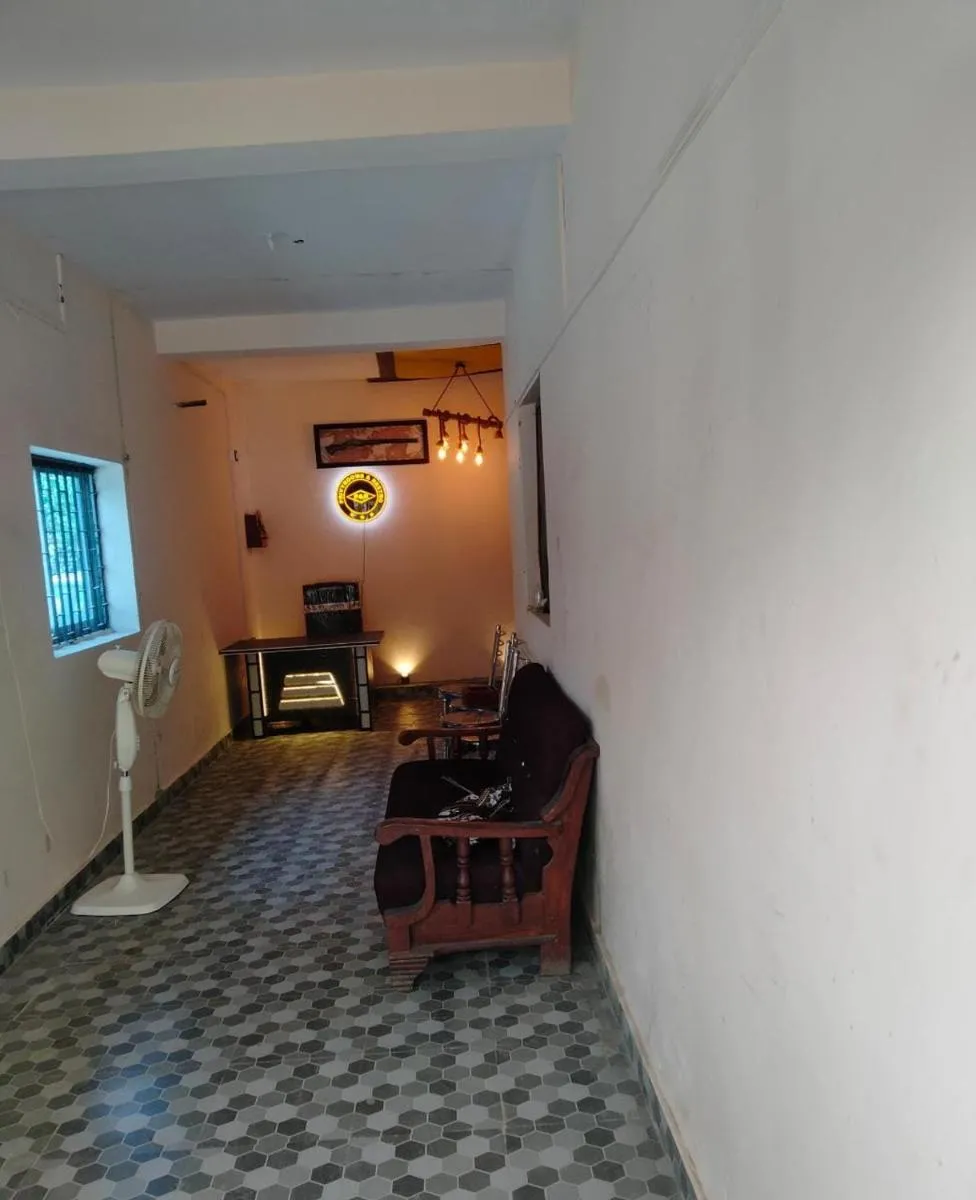 Image 4 of Privyrooms