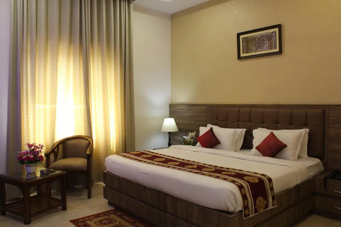Image of Regal Hotel and restaurant