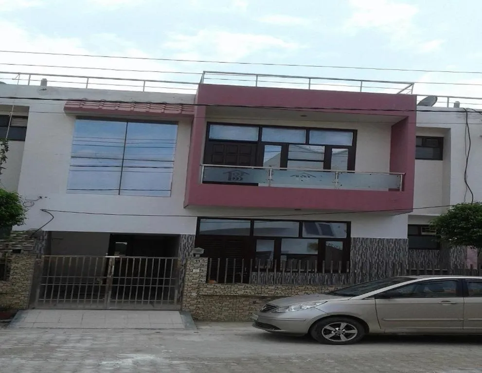 Image 1 of Shri Achyutam Villa – Best in Vrindavan
