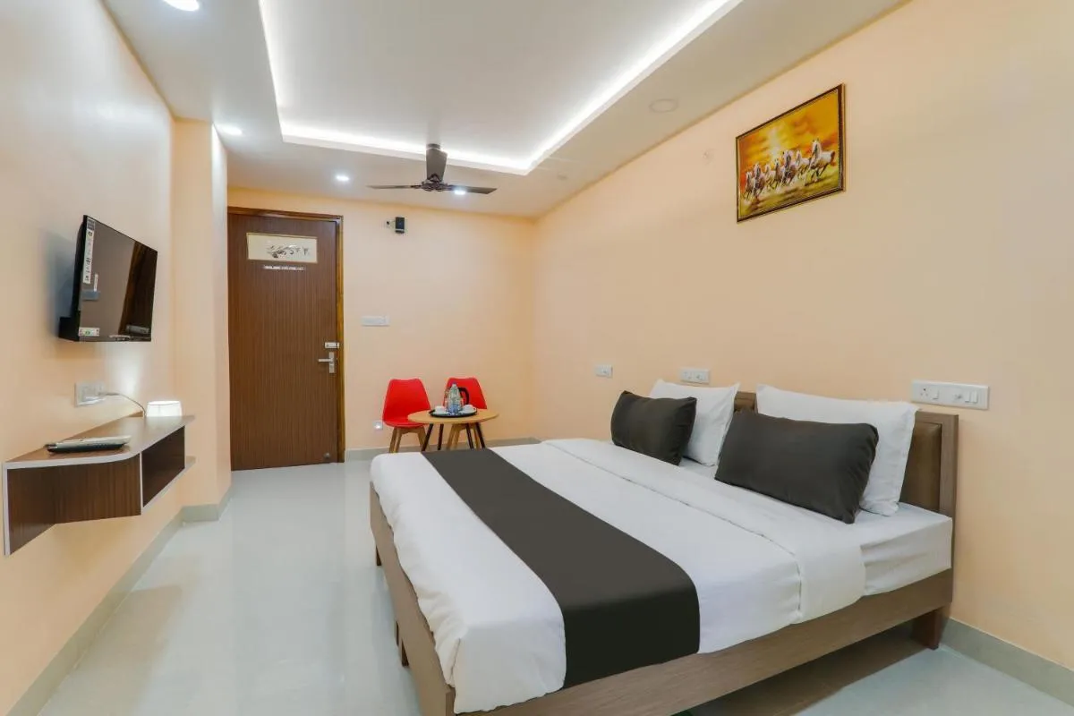 Image 2 of Super Collection O Hotel Happy Times