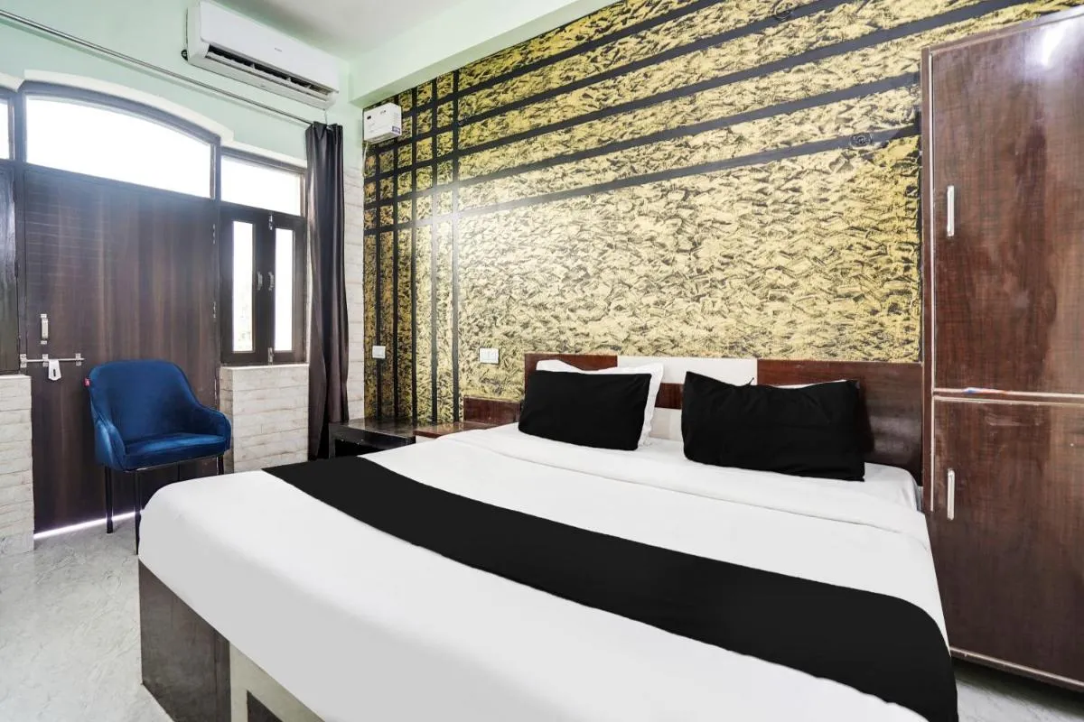 Image 1 of Super Collection O Rajapur Circuit House formely Royal Stay Inn