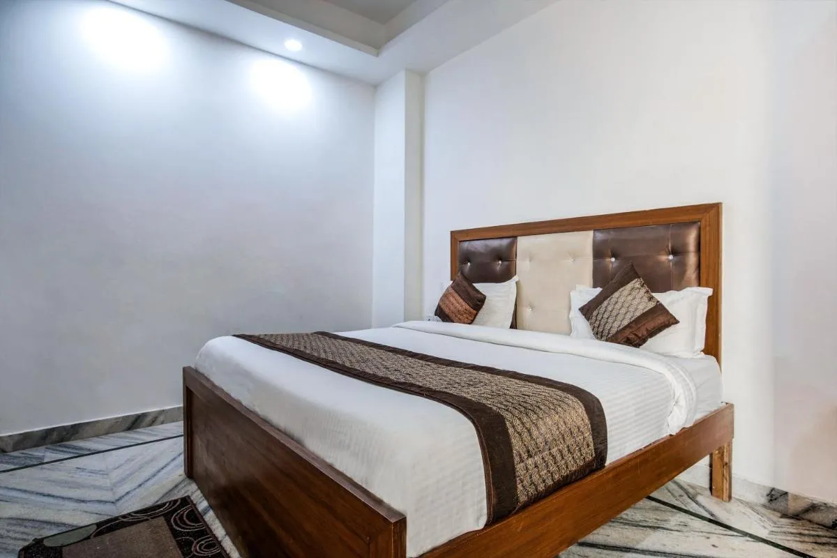 Image 1 of Super Collection O Sector 110 Noida