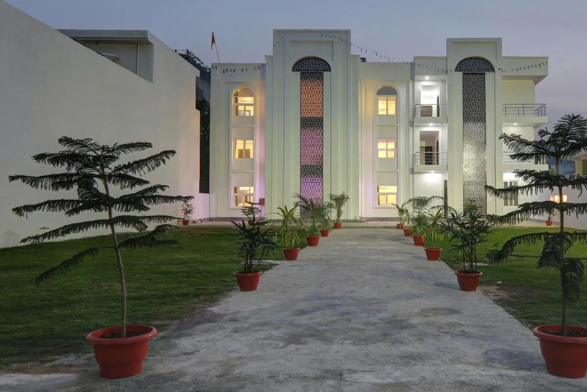Image 2 of Super Collection O Yamuna Palace Near Gomti Riverfront Park