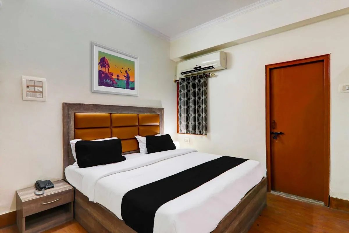 Image 1 of Super Hotel O Alambagh Near Bus Stand formerly B.M. Palace