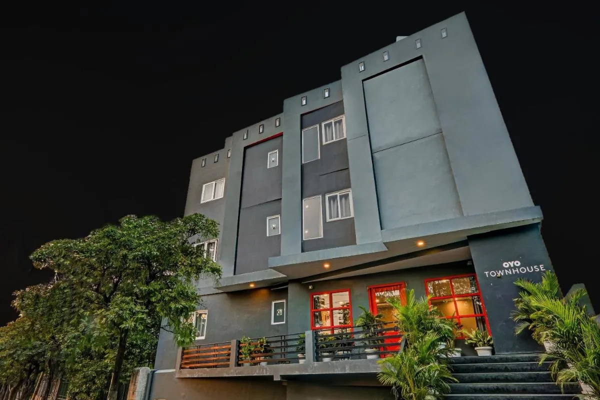 Image 3 of Super Townhouse 139 Ashiyana Smriti Upvan Near Phoenix United Lucknow