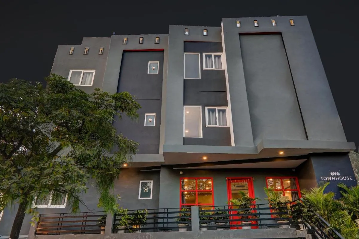 Image 2 of Super Townhouse 139 Ashiyana Smriti Upvan Near Phoenix United Lucknow