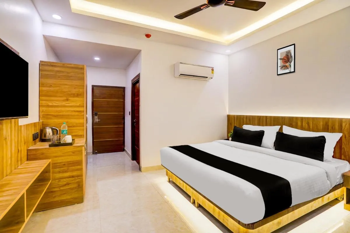 Image 2 of Super Townhouse 1400 GRAND ADDRESS HOTEL AND BANQUET