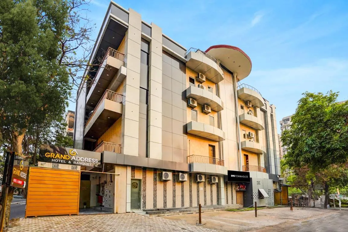 Image of Super Townhouse 1400 GRAND ADDRESS HOTEL AND BANQUET