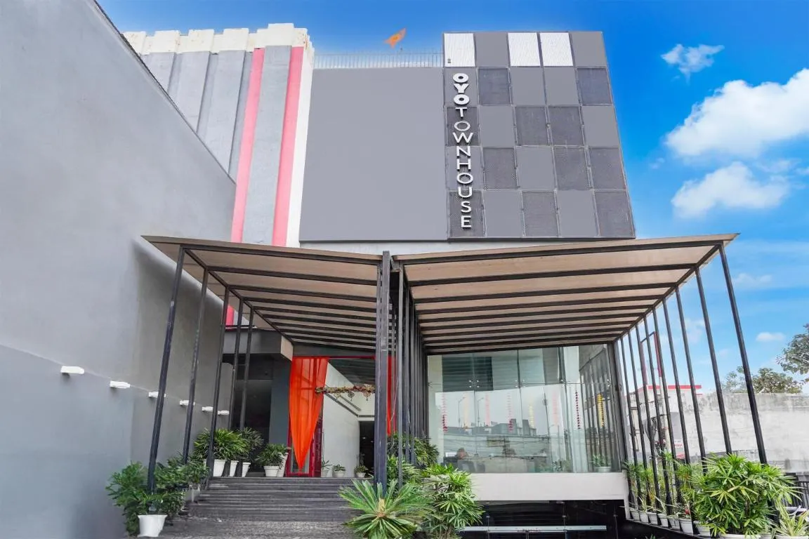 Image of Super Townhouse Gomti Nagar Matiyari formerly Hotel Landmark