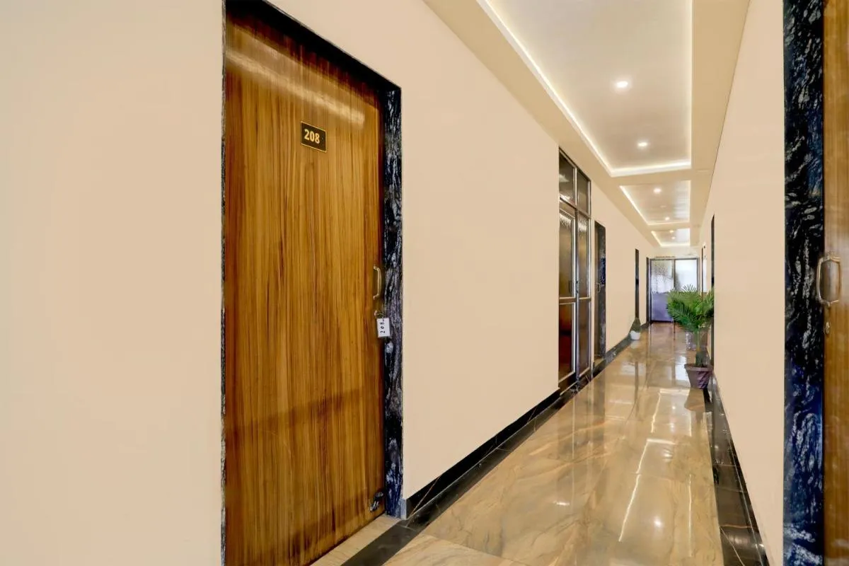 Image 4 of Super Townhouse Hyderabad Gate IIT BHU formerly RK Heights