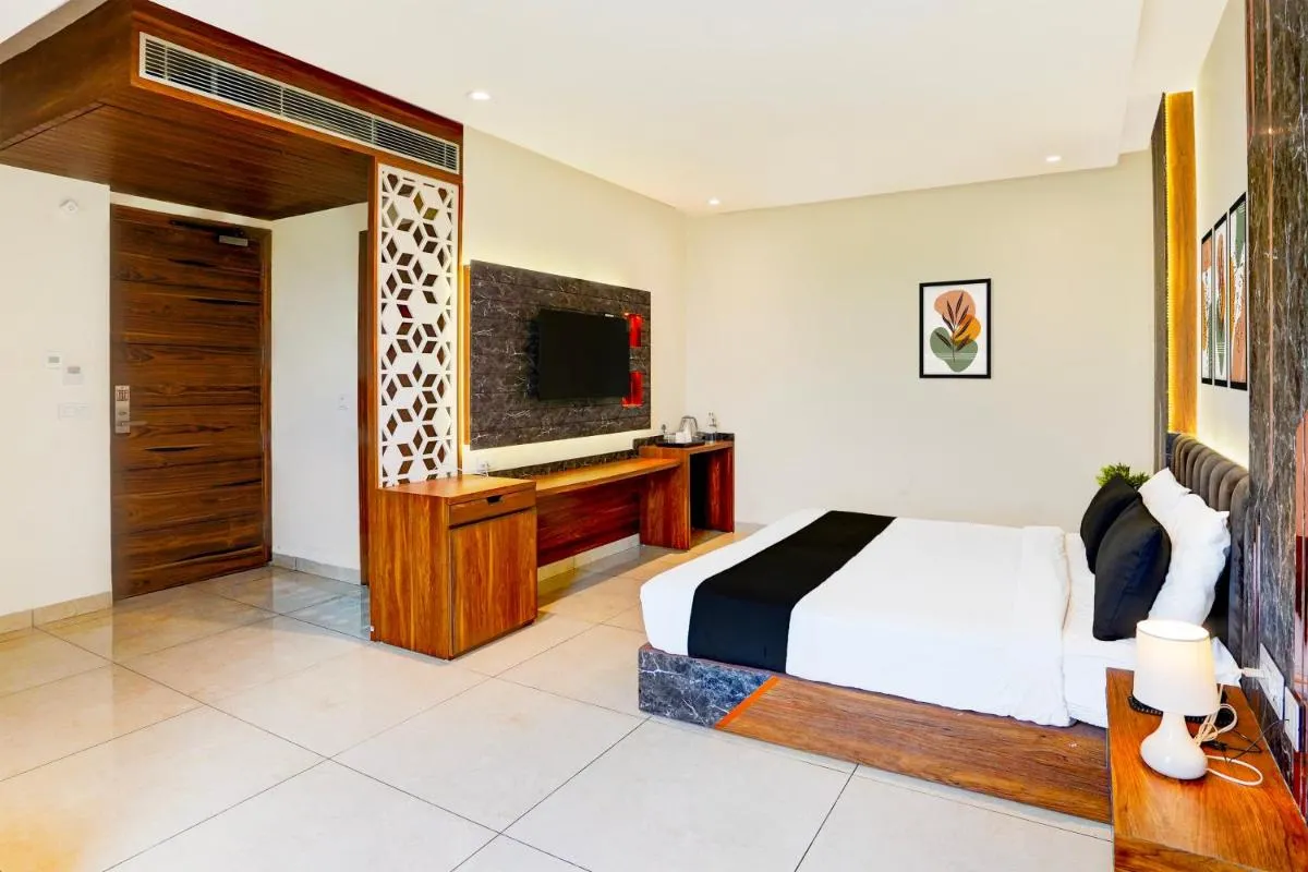 Image 4 of Super Townhouse Oak Sector 116 Noida