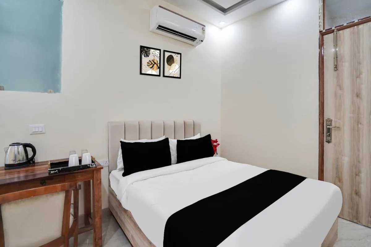 Image 1 of Super Townhouse Sector 63 A Noida formerly ADA Residency