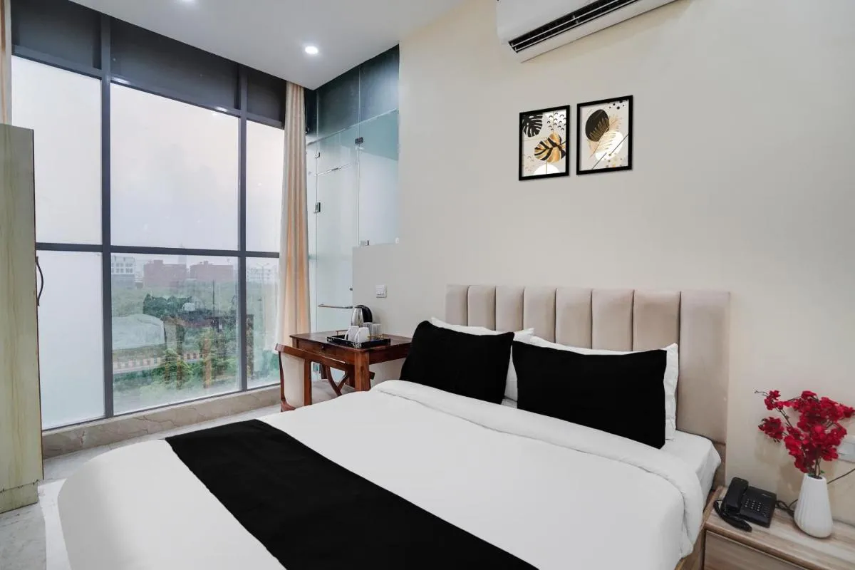 Image 2 of Super Townhouse Sector 63 A Noida formerly ADA Residency