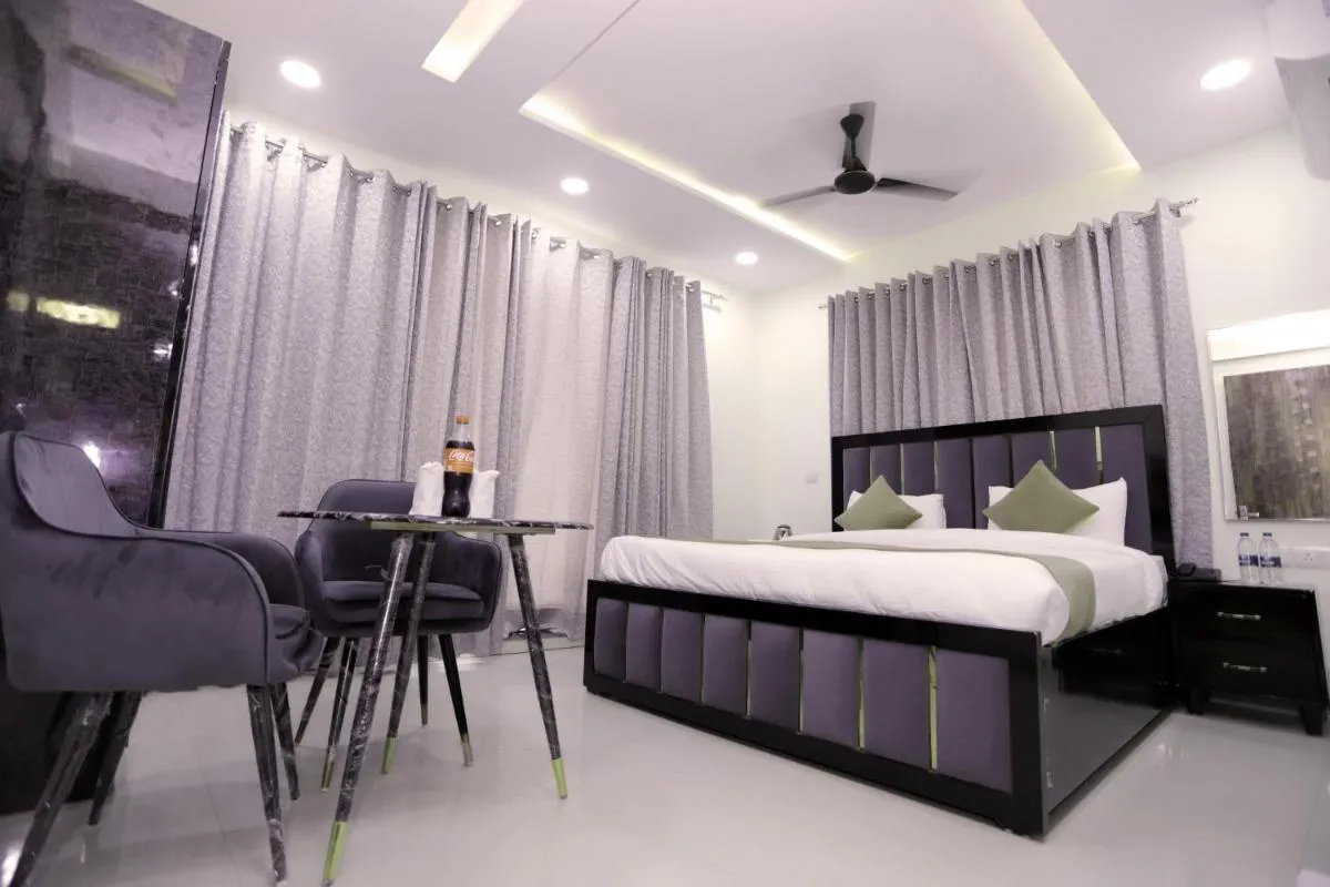 Image 1 of THE ROYAL VILLA – Noida Sector 70