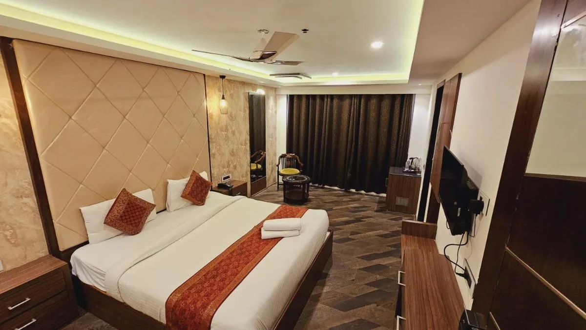 Image 3 of THE TRIUMPH HOTEL