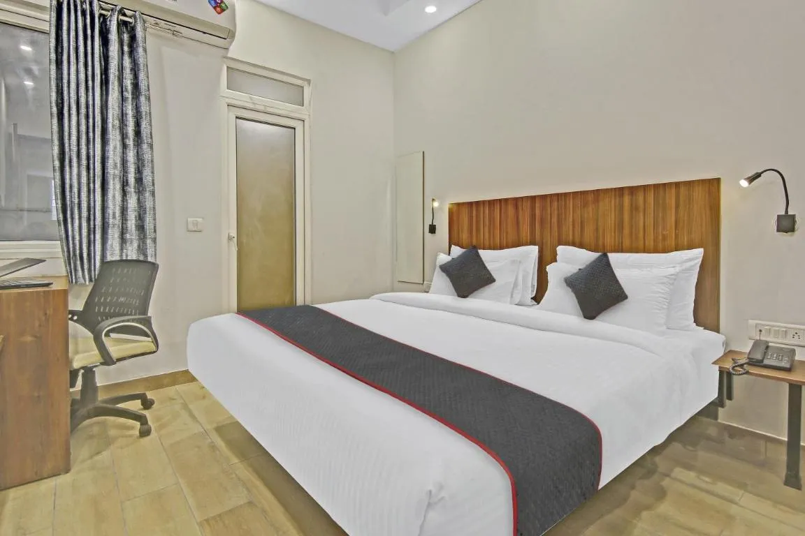 Image of Townhouse 1047 Golden Frame