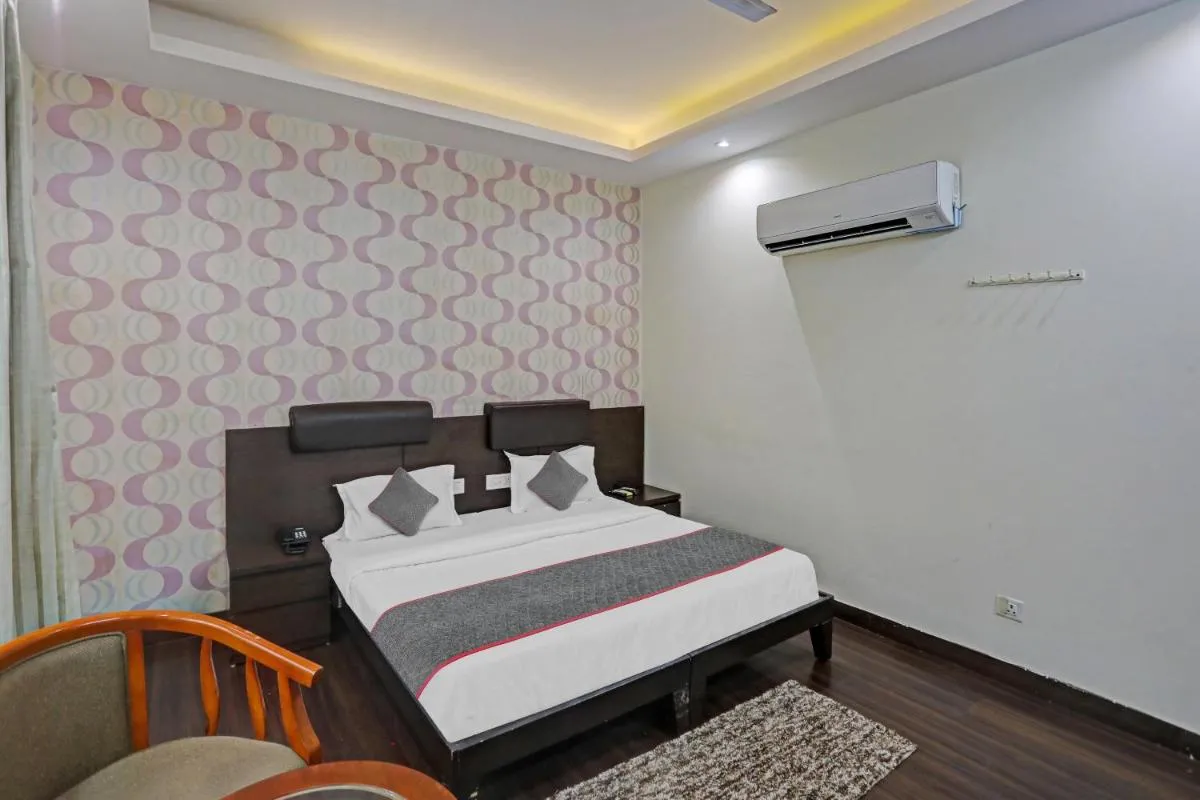 Image 4 of Townhouse 1200 Luxury Suites Inn