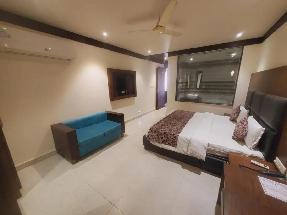 Image 2 of love kush hotel